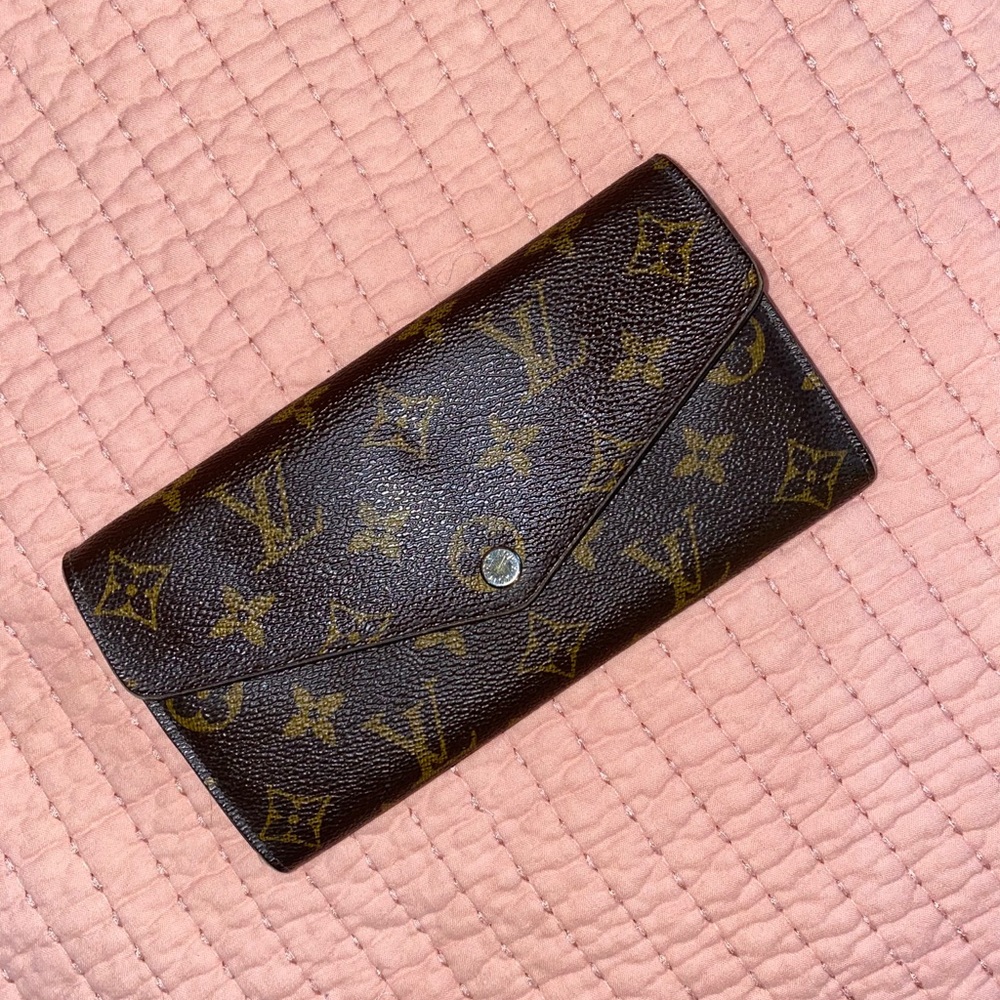 Louis Vuitton Monogram Sarah Wallet